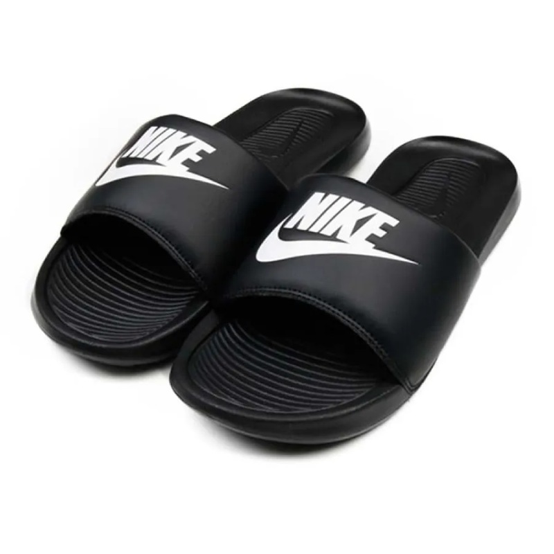 nike-victori-one-black-white