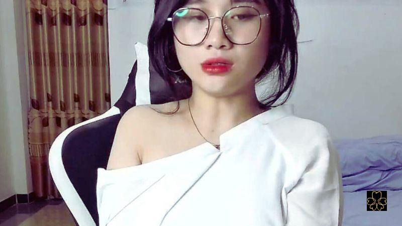 Cuộc sống đầy áp lực của Anna Gấu