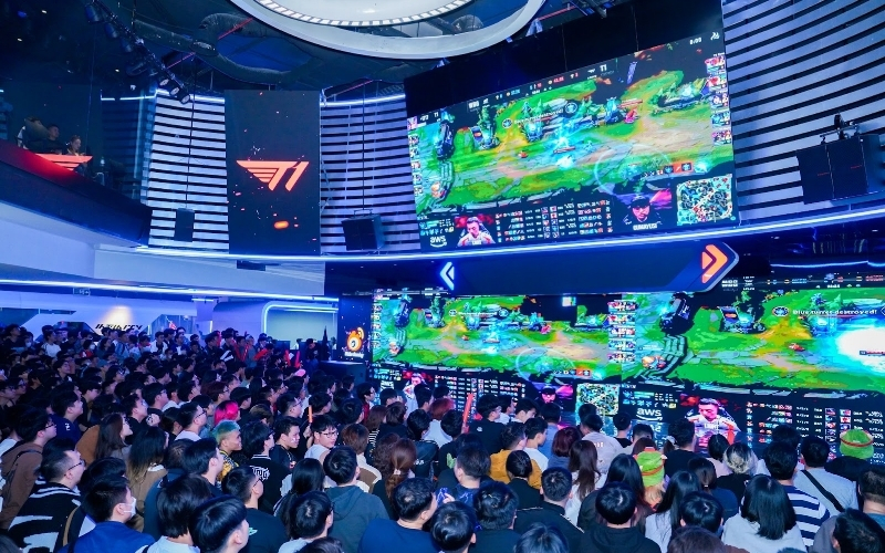 Top những thương vụ chuyển nhượng đắt giá nhất mọi thời đại